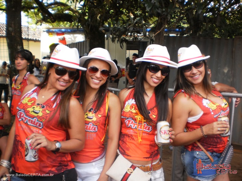 Balada: Fotos do Bloco da Praia no Carnaval de Ouro Preto / MG com a presena de MR CATRA, MOLEJO e DJ CLIO NEGRO