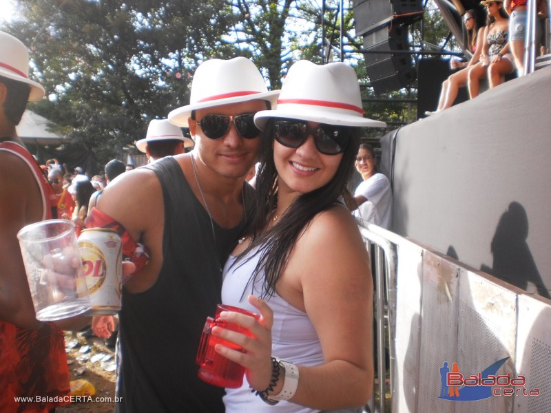 Balada: Fotos do Bloco da Praia no Carnaval de Ouro Preto / MG com a presena de MR CATRA, MOLEJO e DJ CLIO NEGRO