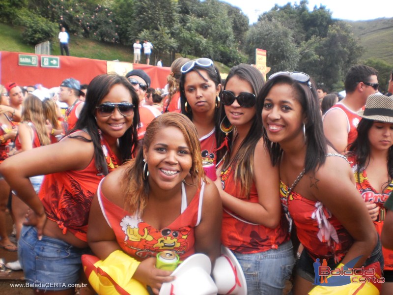 Balada: Fotos do Bloco da Praia no Carnaval de Ouro Preto / MG com a presena de MR CATRA, MOLEJO e DJ CLIO NEGRO