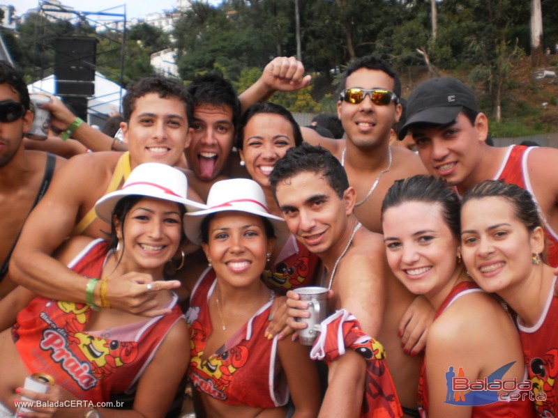 Balada: Fotos do Bloco da Praia no Carnaval de Ouro Preto / MG com a presena de MR CATRA, MOLEJO e DJ CLIO NEGRO