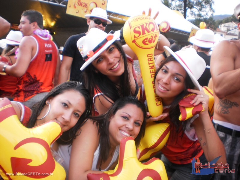 Balada: Fotos do Bloco da Praia no Carnaval de Ouro Preto / MG com a presena de MR CATRA, MOLEJO e DJ CLIO NEGRO