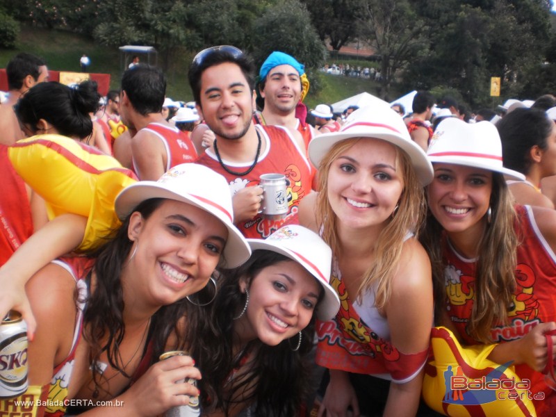 Balada: Fotos do Bloco da Praia no Carnaval de Ouro Preto / MG com a presena de MR CATRA, MOLEJO e DJ CLIO NEGRO