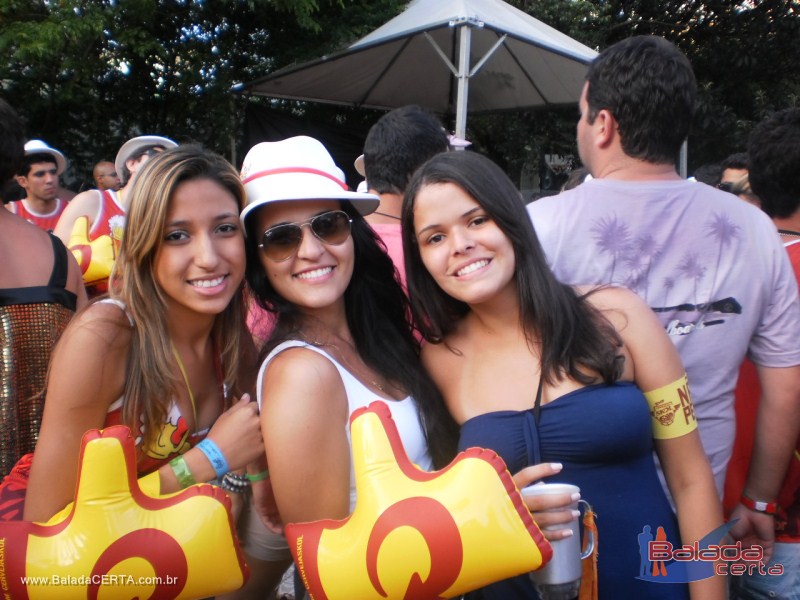 Balada: Fotos do Bloco da Praia no Carnaval de Ouro Preto / MG com a presena de MR CATRA, MOLEJO e DJ CLIO NEGRO