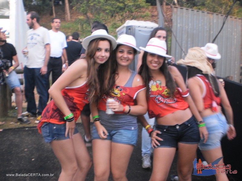 Balada: Fotos do Bloco da Praia no Carnaval de Ouro Preto / MG com a presena de MR CATRA, MOLEJO e DJ CLIO NEGRO