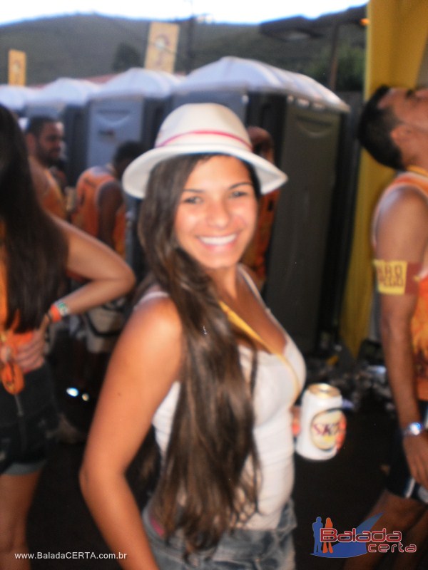 Balada: Fotos do Bloco da Praia no Carnaval de Ouro Preto / MG com a presen�a de MR CATRA, MOLEJO e DJ C�LIO NEGR�O