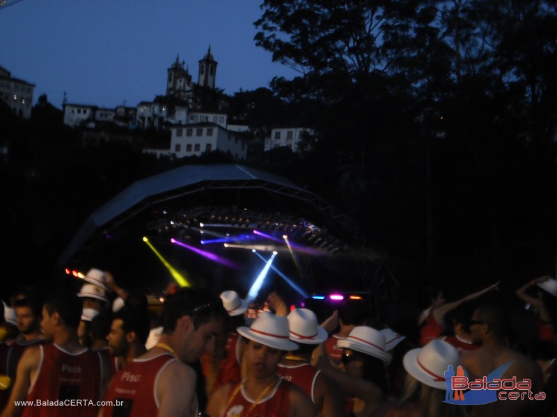 Balada: Fotos do Bloco da Praia no Carnaval de Ouro Preto / MG com a presen�a de MR CATRA, MOLEJO e DJ C�LIO NEGR�O