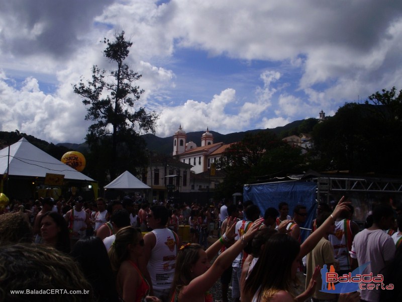 Balada: Fotos do Bloco Chapado no Carnaval de Ouro Preto / MG com a presença de PAULLA MIRELLA(AXÉ), NATIRUTS e DJ RHOMMEL