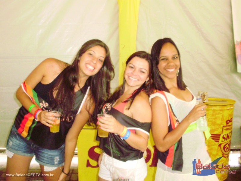 Balada: Fotos do Bloco Chapado no Carnaval de Ouro Preto / MG com a presena de PAULLA MIRELLA(AX), NATIRUTS e DJ RHOMMEL