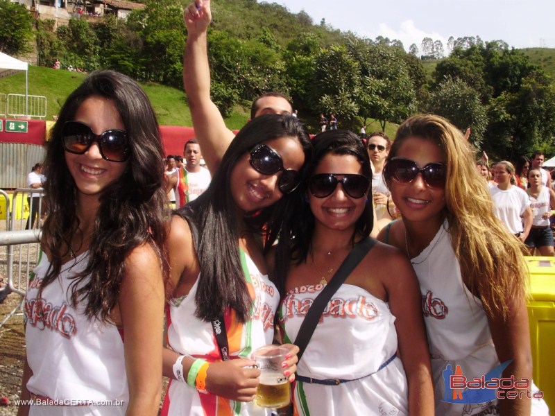 Balada: Fotos do Bloco Chapado no Carnaval de Ouro Preto / MG com a presena de PAULLA MIRELLA(AX), NATIRUTS e DJ RHOMMEL
