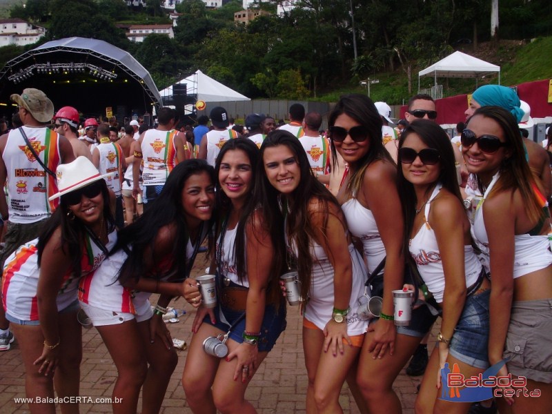 Balada: Fotos do Bloco Chapado no Carnaval de Ouro Preto / MG com a presena de PAULLA MIRELLA(AX), NATIRUTS e DJ RHOMMEL