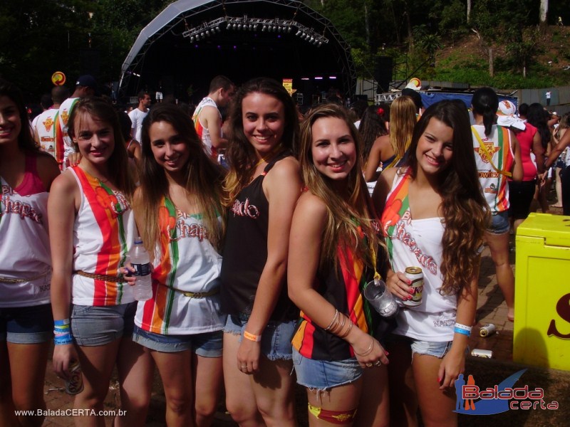 Balada: Fotos do Bloco Chapado no Carnaval de Ouro Preto / MG com a presena de PAULLA MIRELLA(AX), NATIRUTS e DJ RHOMMEL