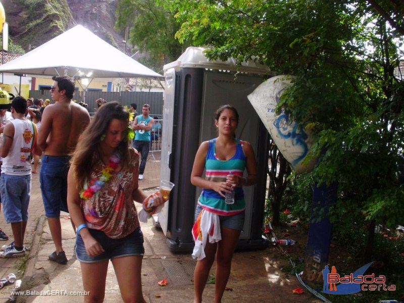 Balada: Fotos do Bloco Chapado no Carnaval de Ouro Preto / MG com a presena de PAULLA MIRELLA(AX), NATIRUTS e DJ RHOMMEL