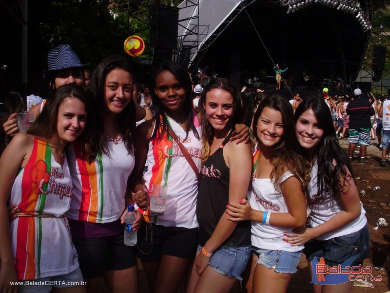 Balada: Fotos do Bloco Chapado no Carnaval de Ouro Preto / MG com a presena de PAULLA MIRELLA(AX), NATIRUTS e DJ RHOMMEL