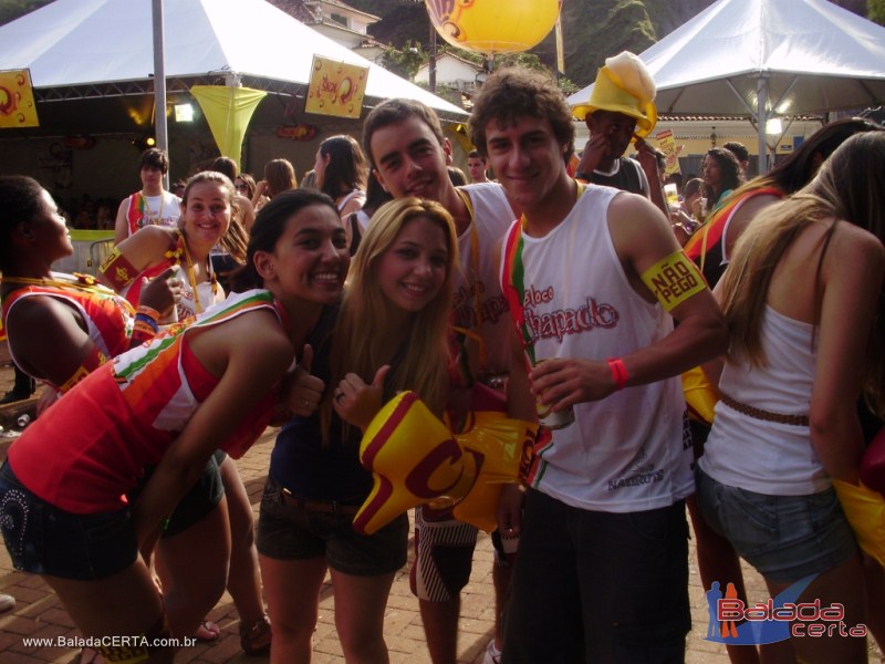 Balada: Fotos do Bloco Chapado no Carnaval de Ouro Preto / MG com a presena de PAULLA MIRELLA(AX), NATIRUTS e DJ RHOMMEL
