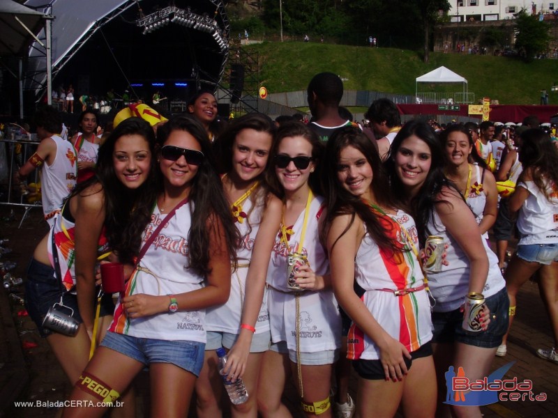 Balada: Fotos do Bloco Chapado no Carnaval de Ouro Preto / MG com a presena de PAULLA MIRELLA(AX), NATIRUTS e DJ RHOMMEL