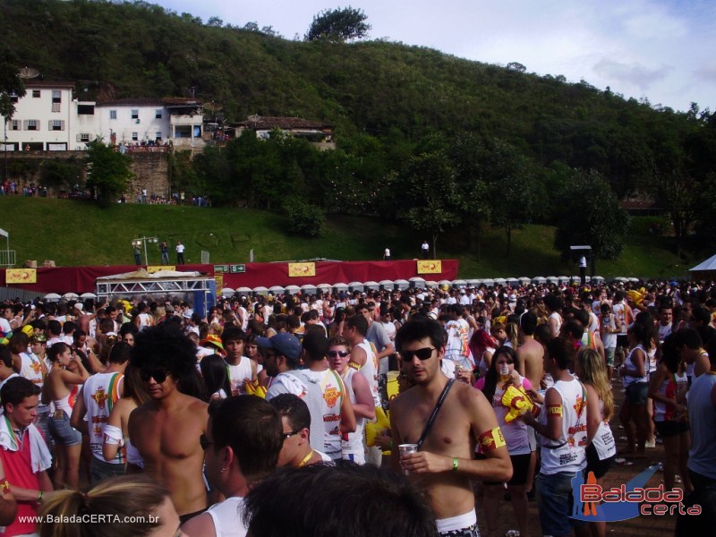 Balada: Fotos do Bloco Chapado no Carnaval de Ouro Preto / MG com a presena de PAULLA MIRELLA(AX), NATIRUTS e DJ RHOMMEL