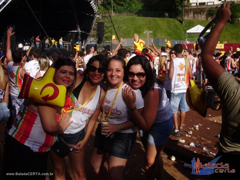 Balada: Fotos do Bloco Chapado no Carnaval de Ouro Preto / MG com a presen�a de PAULLA MIRELLA(AX�), NATIRUTS e DJ RHOMMEL