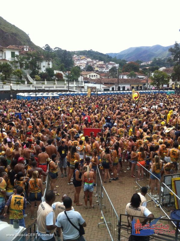Balada: Fotos do Bloco Cabrobr no Carnaval de Ouro Preto / MG com Shows de Anitta e Mc Sapo