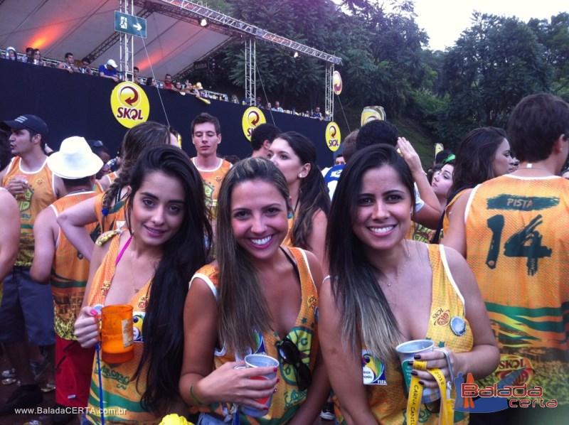 Balada: Fotos do Bloco Cabrobr no Carnaval de Ouro Preto / MG com Shows de Anitta e Mc Sapo
