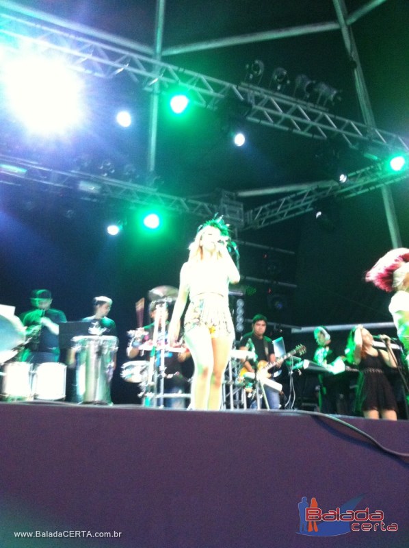 Balada: Fotos do Bloco Cabrobr no Carnaval de Ouro Preto / MG com Shows de Anitta e Mc Sapo