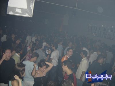 Balada: Fotos de Quinta-feira na Punto Disco Lounge