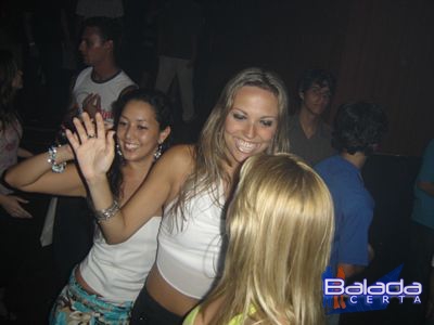 Balada: Fotos de Quinta-feira na Punto Disco Lounge