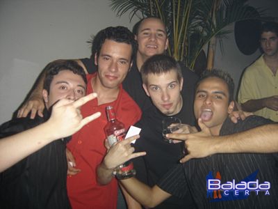 Balada: Fotos de Quinta-feira na Punto Disco Lounge