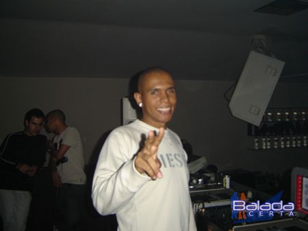 Balada: Fotos de Sexta-feira feriado, na Punto Disco Lounge