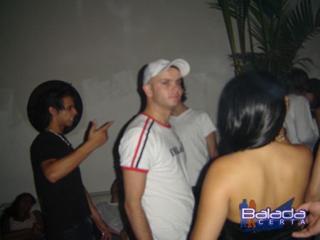 Balada: Fotos de Sexta-feira feriado, na Punto Disco Lounge