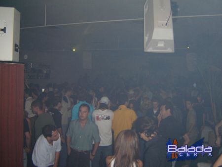 Balada: Fotos de Sexta-feira feriado, na Punto Disco Lounge