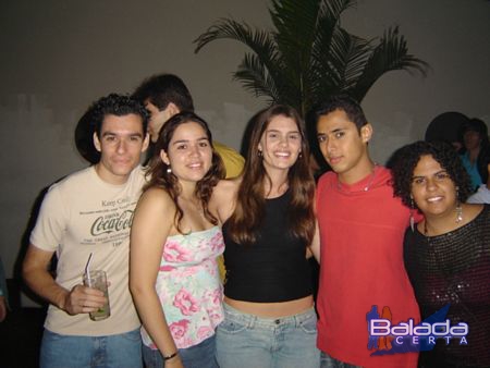 Balada: Fotos de Sexta-feira feriado, na Punto Disco Lounge