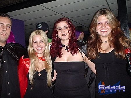 Balada: Fotos da festa a fantasia na Seasons Bar & Disco
