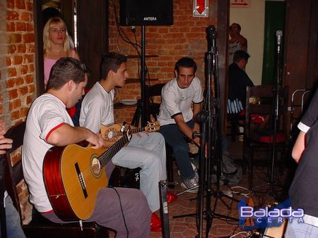 Balada: Fotos de Sbado no Gito Bar, com a banda Pulisamba