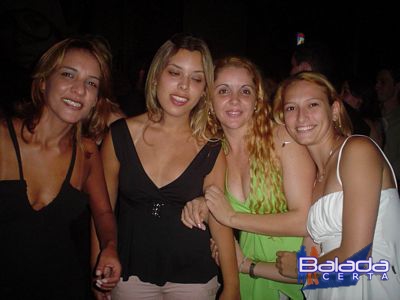 Balada: Fotos de Sexta-feira no Show Bar Lounge