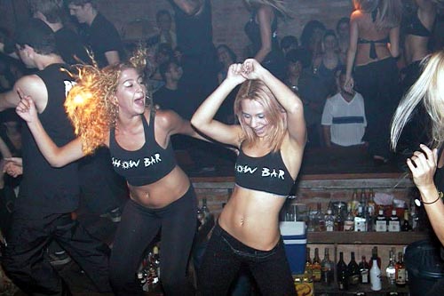 Balada: Show com as barwomen.<br>Fonte: Show Bar Lounge