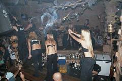 Balada: Show todos os sábados, com várias apresentações com os barmen da casa.<br>Fonte: Show Bar Lounge