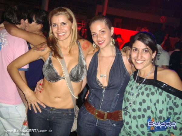 Balada: Fotos de s�bado na Pacha em S�o Paulo/SP