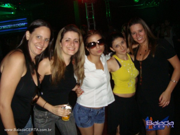 Balada: Fotos de sbado na Pacha em So Paulo/SP