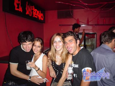 Balada: Fotos de sbado na Ibiza