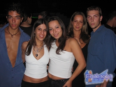 Balada: Fotos de sexta-feira na Ibiza