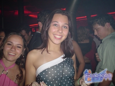 Balada: Fotos de sexta-feira na Ibiza