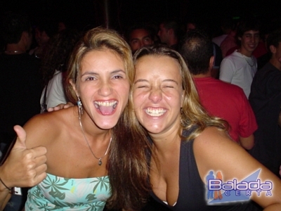 Balada: Fotos de sexta-feira na Ibiza