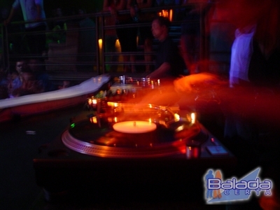 Balada: Fotos de sexta-feira na Ibiza