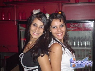 Balada: Fotos de sexta-feira na Ibiza