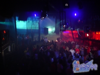 Balada: Fotos de sexta-feira na Ibiza