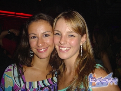 Balada: Fotos de sexta-feira na Ibiza