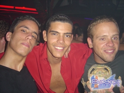 Balada: Fotos de sexta-feira na Ibiza