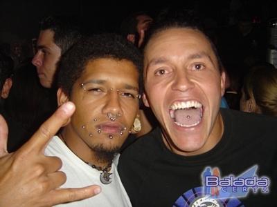 Balada: Fotos de sexta-feira na Ibiza