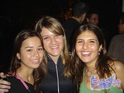 Balada: Fotos de sexta-feira na Ibiza