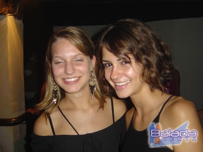 Balada: Fotos de sexta-feira na Ibiza